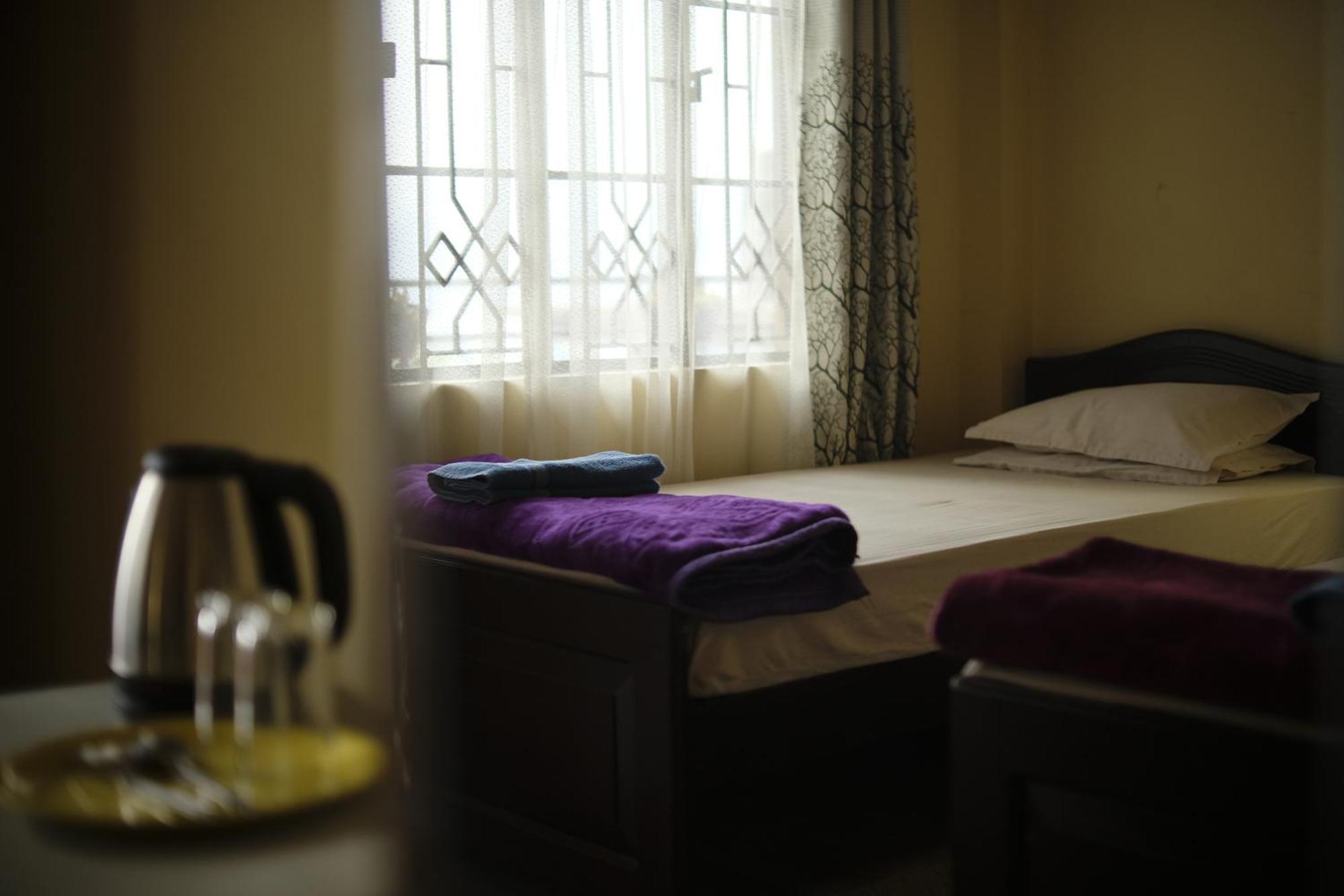 Bed and Breakfast Cafe Sola Shillong Esterno foto