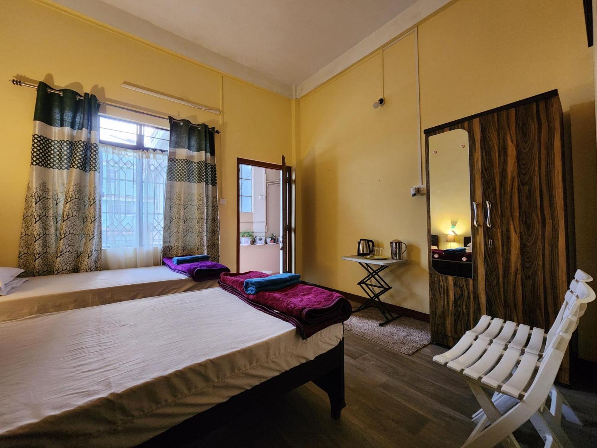 Bed and Breakfast Cafe Sola Shillong Esterno foto