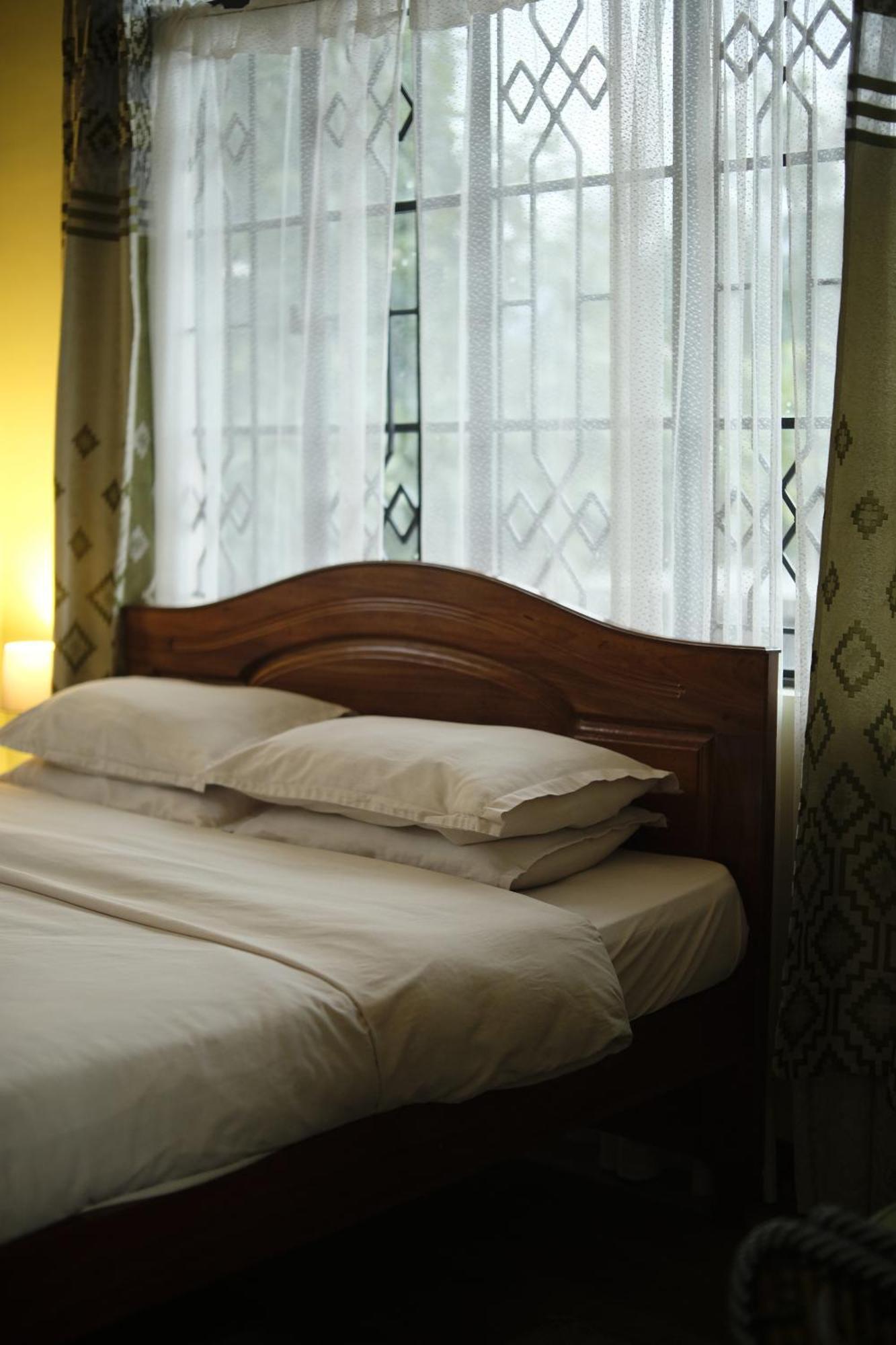 Bed and Breakfast Cafe Sola Shillong Esterno foto