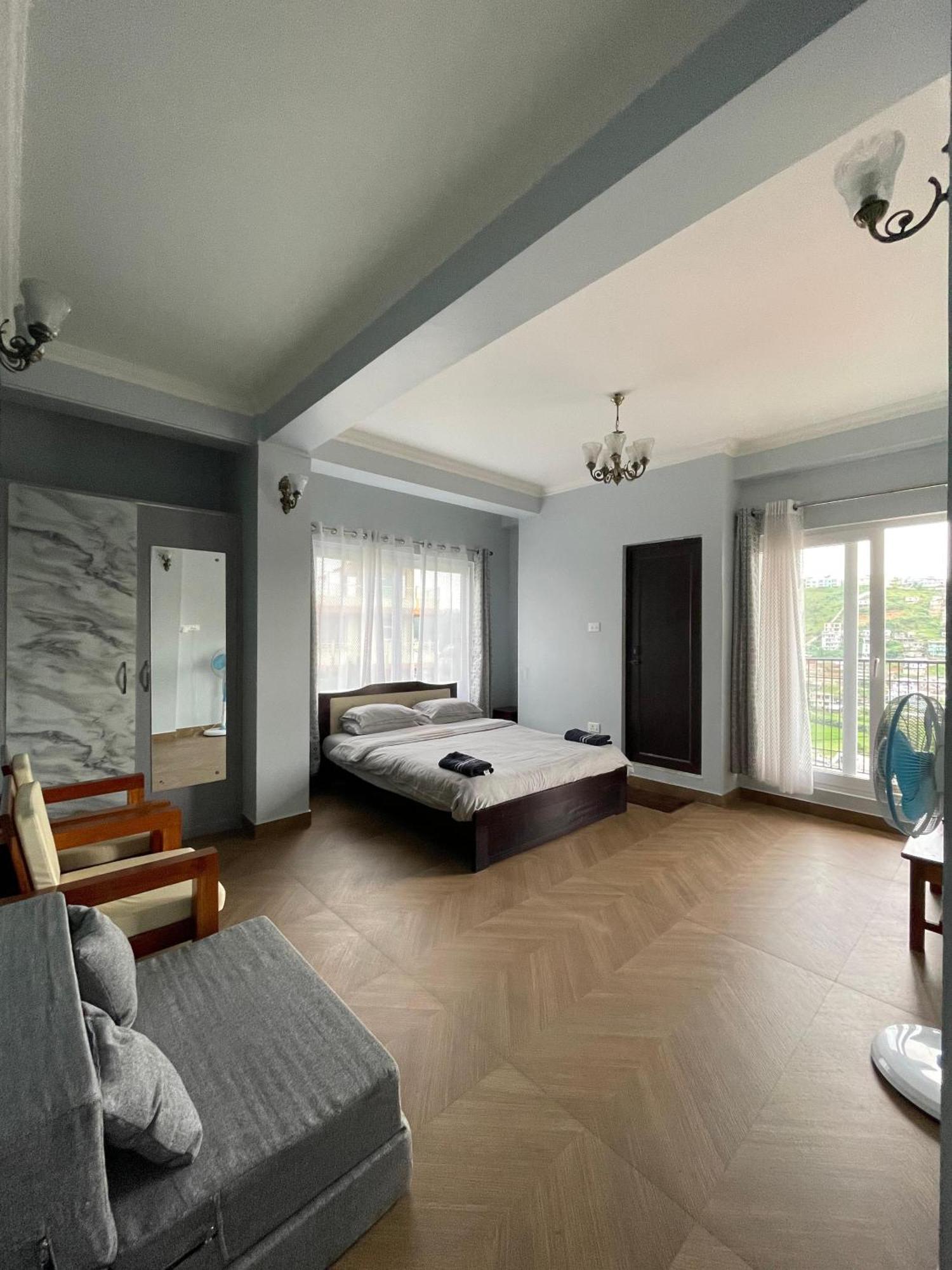 Bed and Breakfast Cafe Sola Shillong Esterno foto