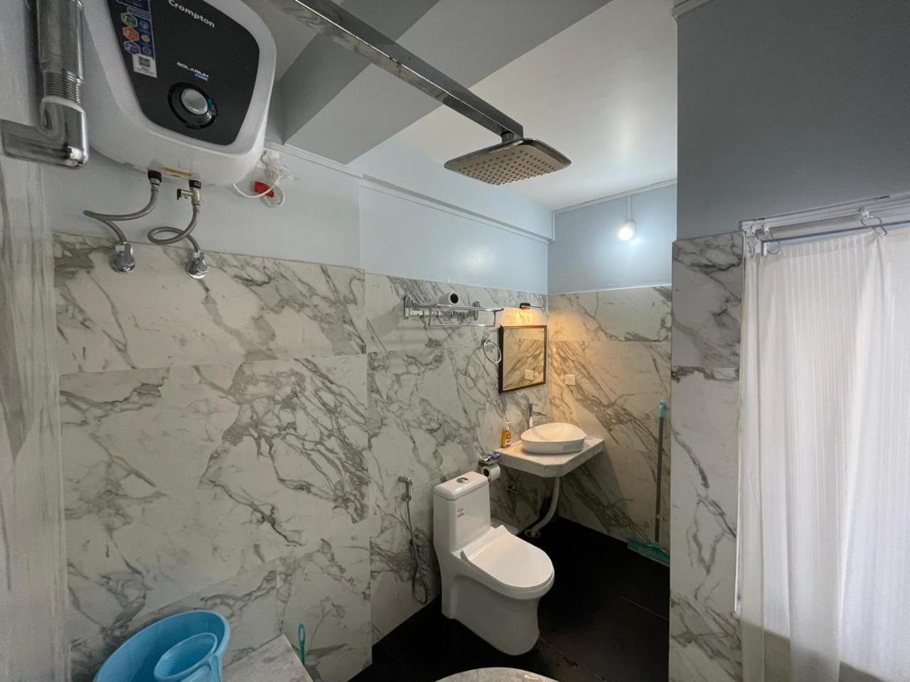 Bed and Breakfast Cafe Sola Shillong Esterno foto