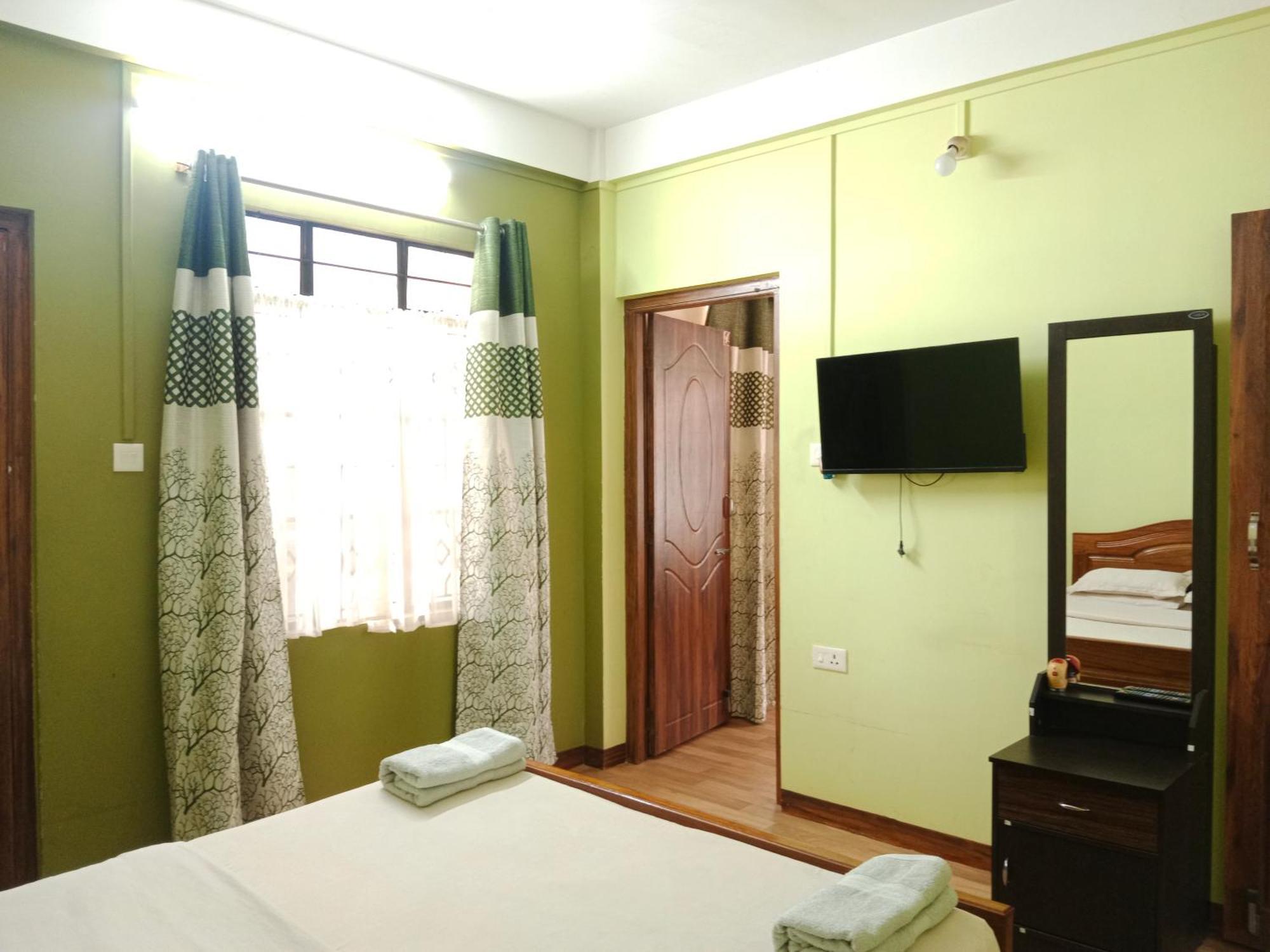 Bed and Breakfast Cafe Sola Shillong Esterno foto